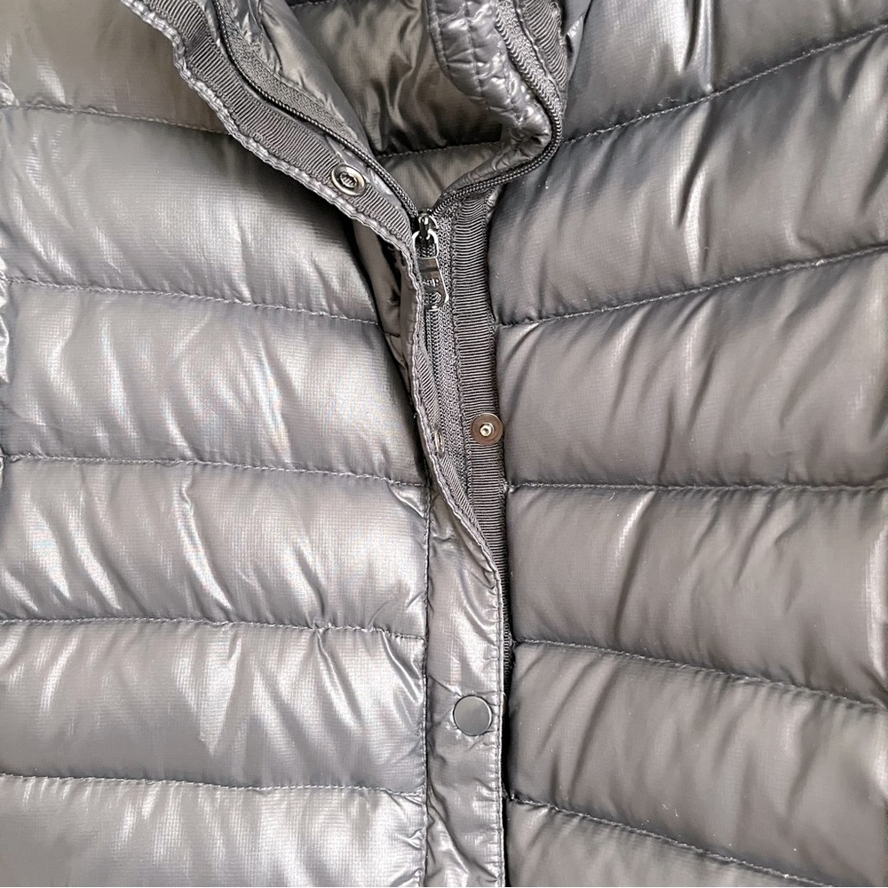 GAP | Black Puffer Vest (S) - Picture 3 of 10